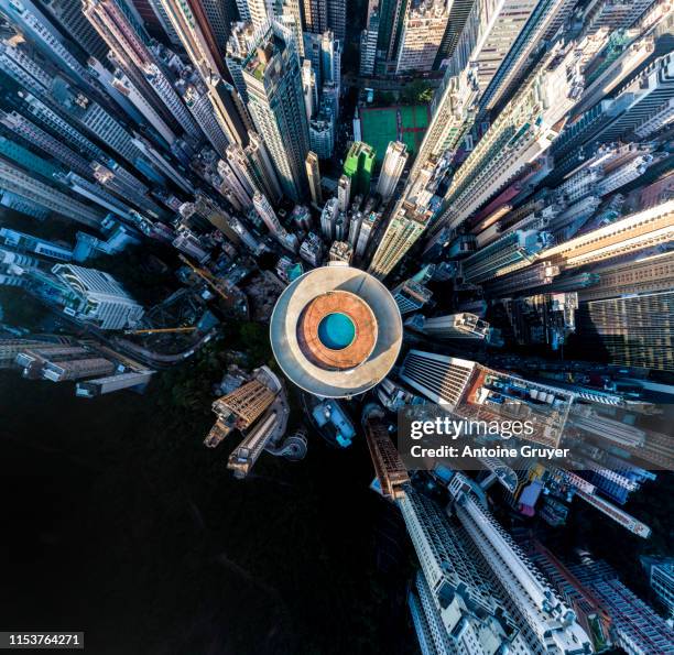 hong kong island hopewell centre aerial - rooftop pool imagens e fotografias de stock