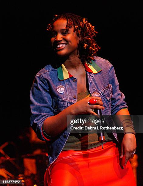 Floerty Singer 2,203 Natalie Stewart Photos & High Res Pictures - Getty Images
