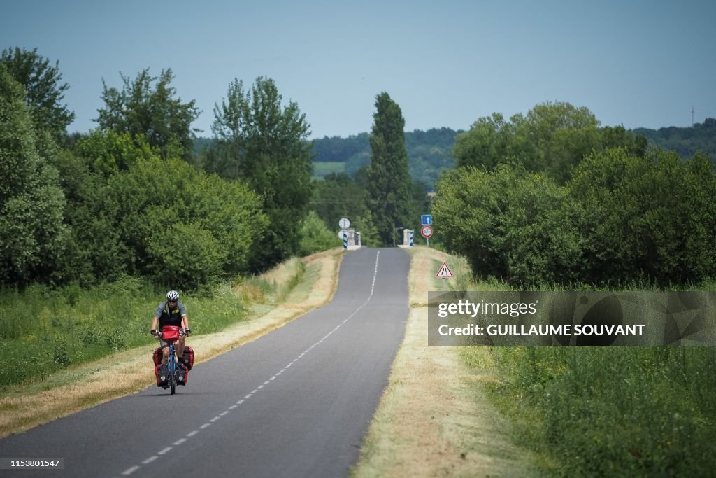 DOUNIAMAG-FRANCE-TOURISM-CYCLING-LOIRE-LEISURE