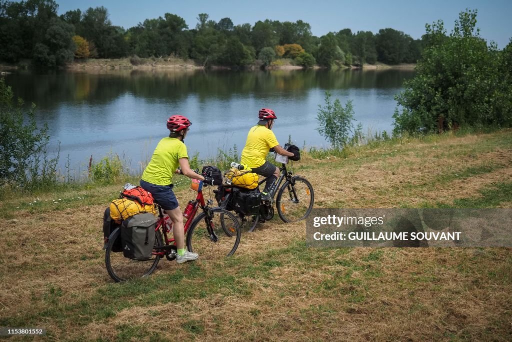 DOUNIAMAG-FRANCE-TOURISM-CYCLING-LOIRE-LEISURE