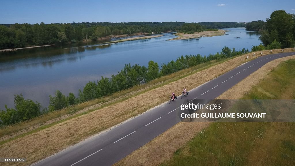 DOUNIAMAG-FRANCE-TOURISM-CYCLING-LOIRE-LEISURE