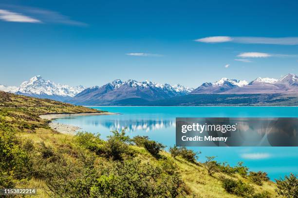 lake pukaki mount cook glacier turquoise lake new zealand - nova zelândia imagens e fotografias de stock