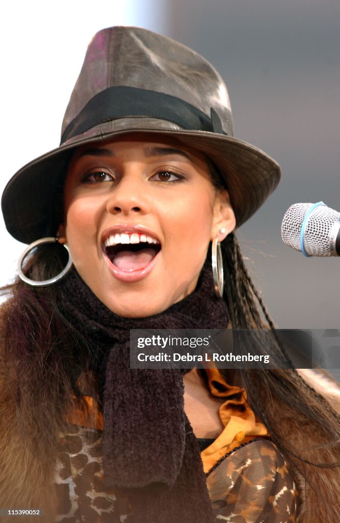 "Good Morning America's" 2003 Concert Series - Alicia Keys