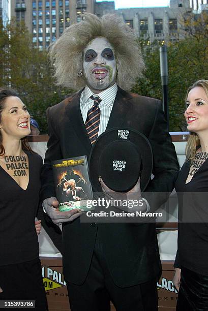 Dennis Rodman during Dennis Rodman Signs His Book "I Should be Dead by Now" at Borders in New York City - November 10, 2005 at Borders - Wall Street...