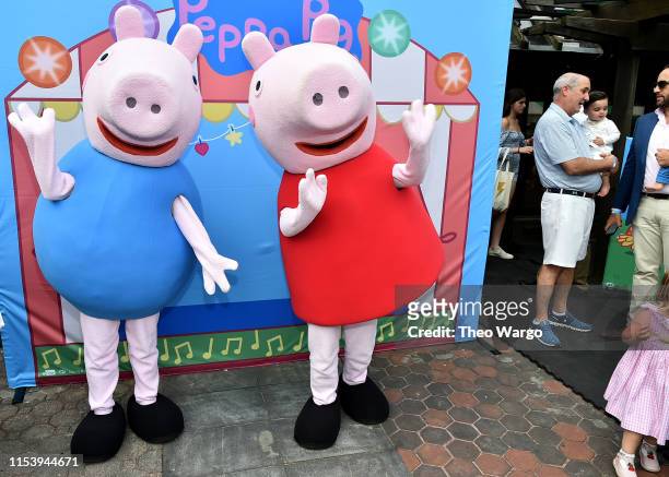 833 Peppa Pig Photos and Premium High Res Pictures - Getty Images