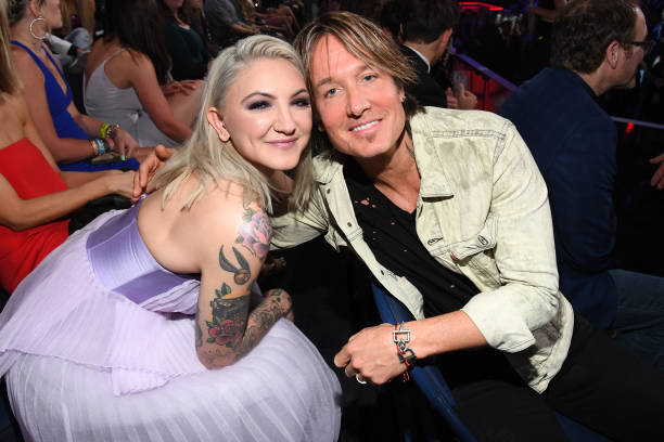 TN: 2019 CMT Music Awards - Backstage & Audience