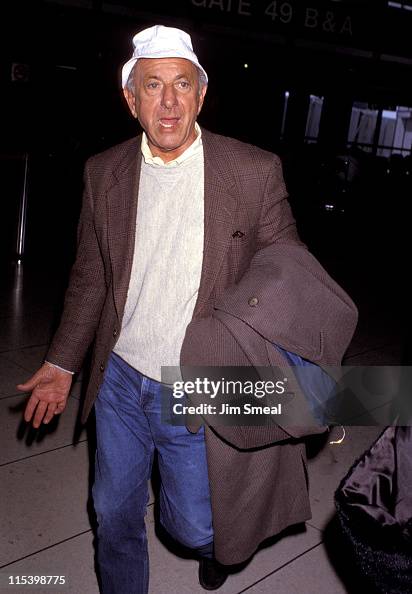 Jack Klugman Arriving from New York City at Los Angeles International Airport Jack Klugman Arriving from New York City at Los Angeles International Airport