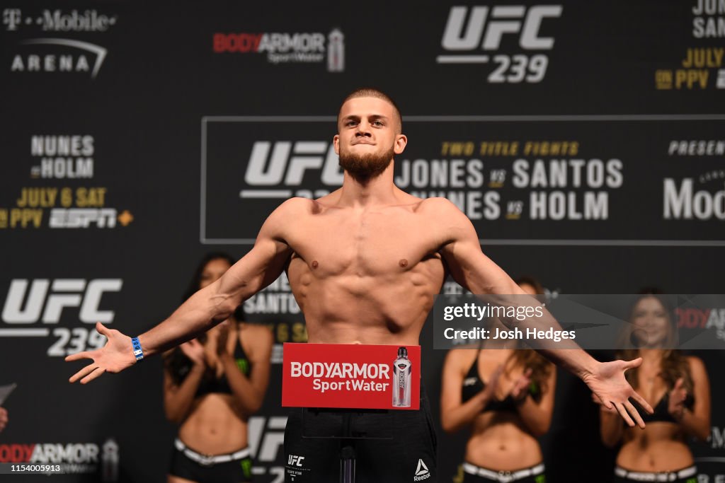 UFC 239: Weigh-ins