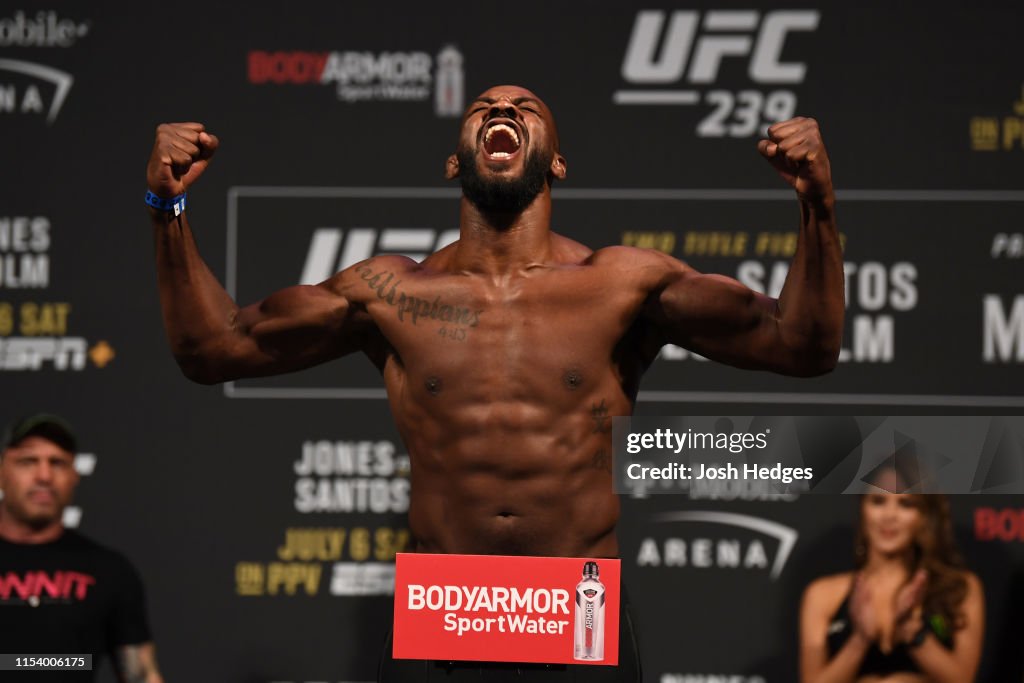 UFC 239: Weigh-ins