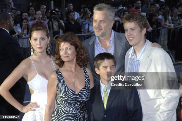 Susan Sarandon, Tim Robbins and family during "War of the Worlds" New York City Premiere - Arrivals at Ziegfield Theater in New York City, New York,...