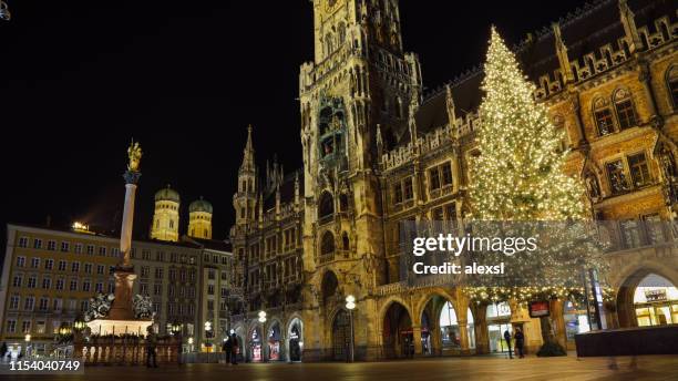 munich old city marienplatz christmas market tree germany - münchen advent stock pictures, royalty-free photos & images