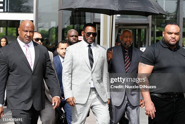 Kenneth Kelly Singe R Singer R. Kelly leaves the Leighton Criminal Courthouse on June 06 ...
