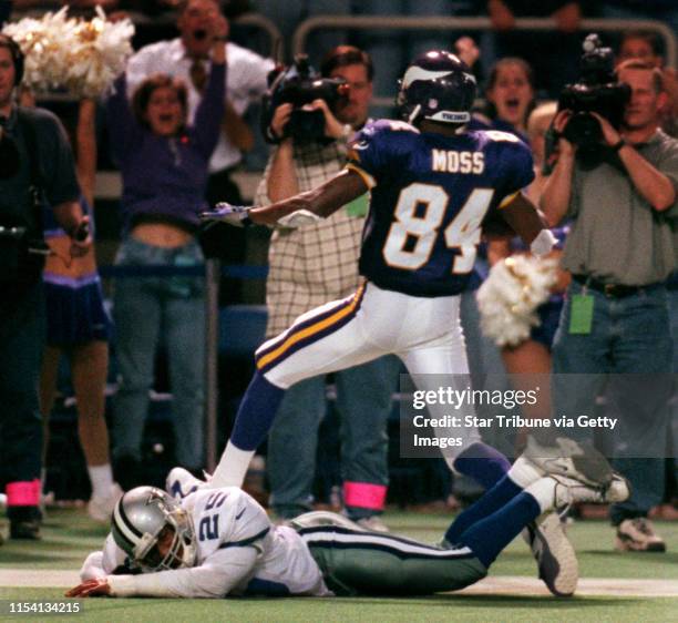 Vs Randy Moss Randy Moss 1999 Photos and Premium High Res Pictures - Getty Images