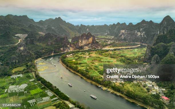 stunning guilin - yangtze river ストックフォトと画像