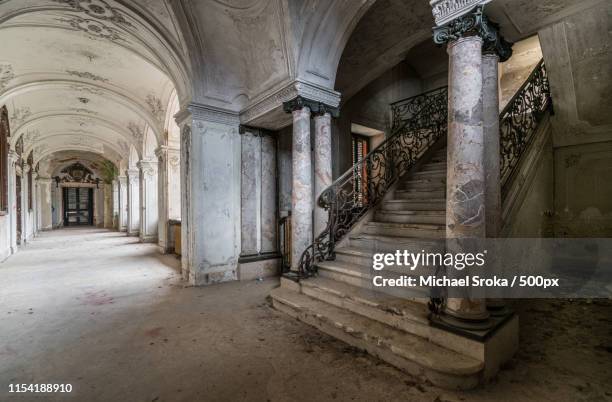 abandoned villa gemma - villa palace stock pictures, royalty-free photos & images