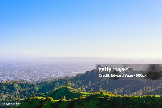 griffith park overview - glendale california fotografías e imágenes de stock