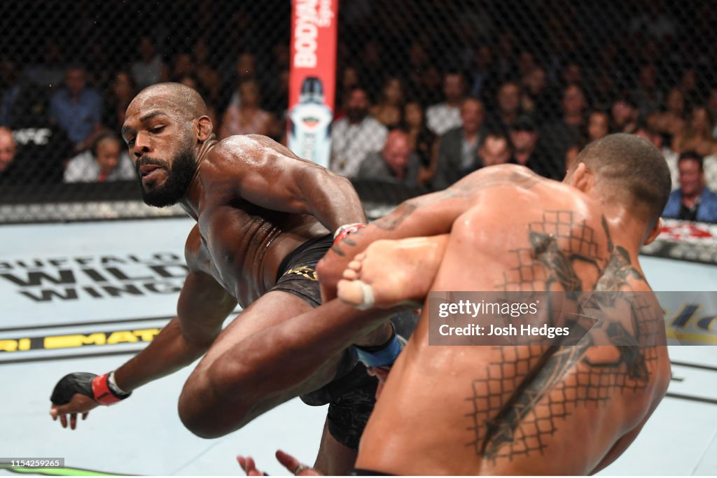 UFC 239: Jones v Santos