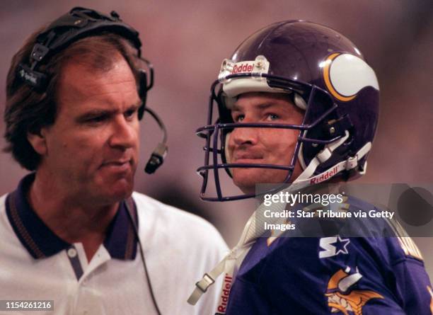 Vikings vs Buccaneers -- Brad Johnson and Vikings offensive coordinator Brian Billick after the Vikings failed to score a touchdown in the 1st period...