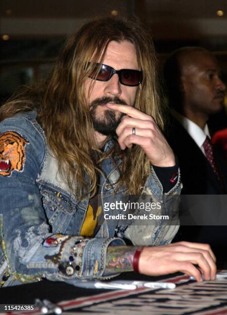 Regnjakke Avenue Landbrug 33 Rob Zombie In Store Appearance And Album Signing At Virgin Megastore In  New Photos and Premium High Res Pictures - Getty Images