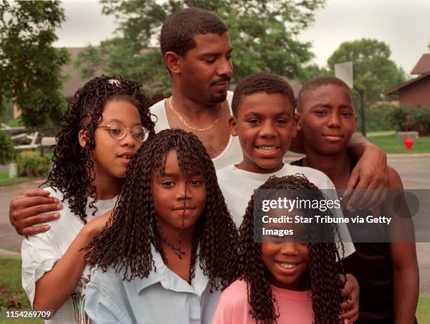 Single father of five David Calaway. -- David Calaway with his five kids. His three daughters are from left to right, 15-year-old Jessica Johnson,...