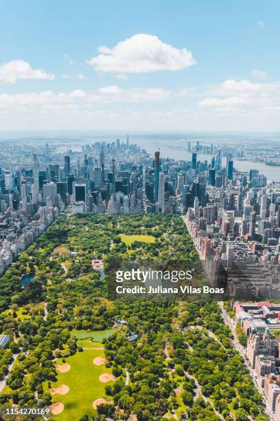 new york city aerial view - above central park stock-fotos und bilder