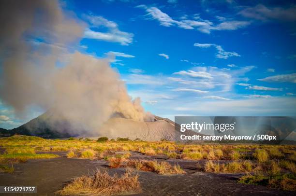eruption of tavurvur volcano, rabaul, new britain island, papua new guinea - papua new guinea bildbanksfoton och bilder