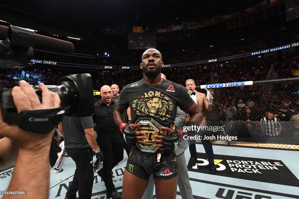 UFC 239: Jones v Santos