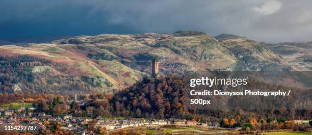 national wallace monument, stirling, scotland - stirling scotland stock pictures, royalty-free photos & images