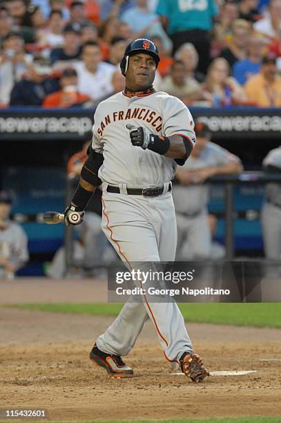 Barry Bonds at bat in the 4th inning during the game between the San Francisco Giants and the New York Mets at Shea Stadium in Queens, New York on...