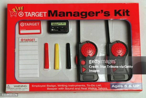 Target Manager kit to come Khalid El-Amin was wiped away a tear as he listened to testominials from his family during retirement ceremonies for his...