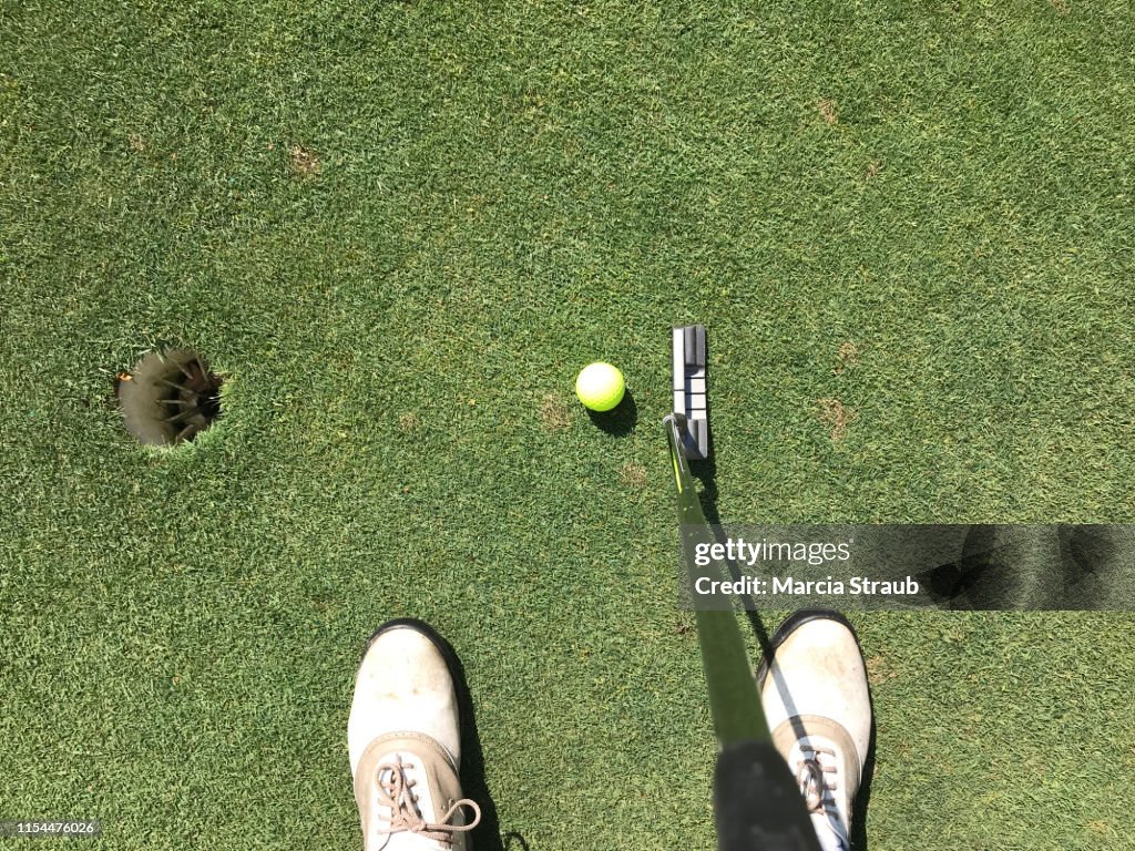 Lining up the Putt