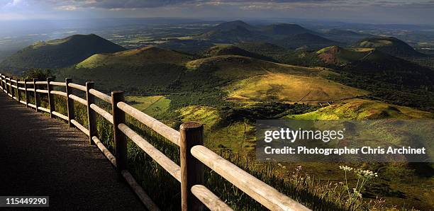 dome - puy de dôme imagens e fotografias de stock