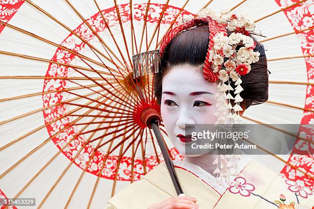 geisha, kyoto, japan - geisha japan stock-fotos und bilder