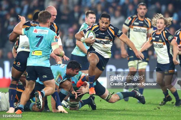 Toni Pulu of the Brumbies makes a break during the round 17 Super Rugby match between the Waratahs and the Brumbies at Bankwest Stadium on June 08,...