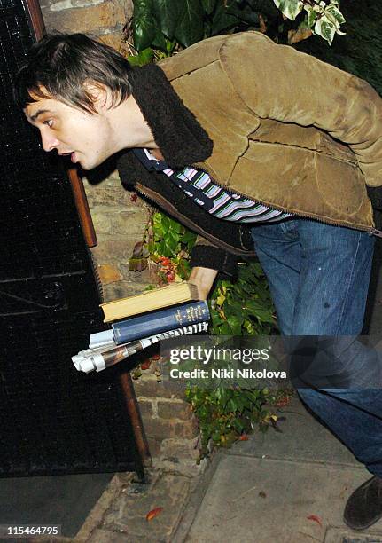 Pete Doherty during Pete Doherty Arrives at Kate Moss's Home - October 27, 2006 in London, Great Britain.