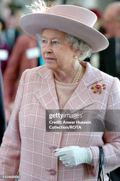 Queen Elizabeth II tours of the newly opened Cancer Research UK Cambridge Research Institute at Cambridge University onFebruary 2 2007. The centre...