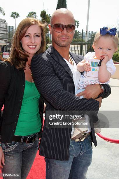 Joey Lawrence with wife Chandie Yawn-Nelson and daughter Charli