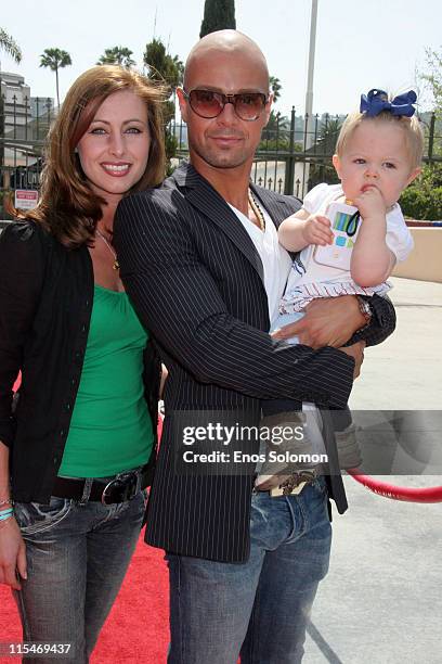 Joey Lawrence with wife Chandie Yawn-Nelson and daughter Charli