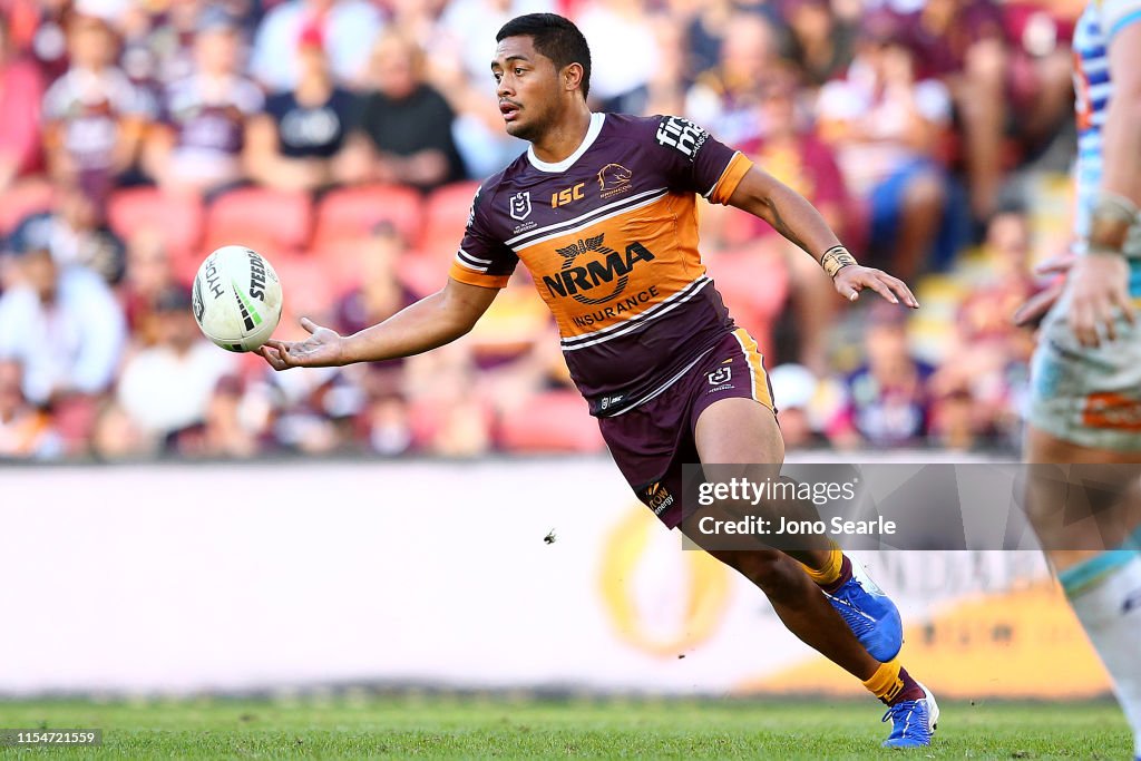 NRL Rd 13 - Broncos v Titans