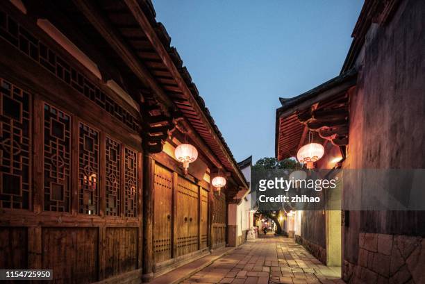 traditional buildings in fuzhou at night, with lanterns - fuzhou stock pictures, royalty-free photos & images