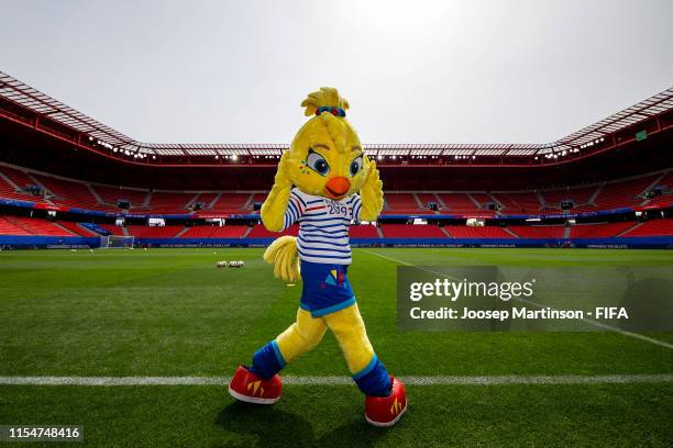 Tournament mascot Ettie poses ahead of the 2019 FIFA Women's World Cup France group C match between Australia and Italy at Stade du Hainaut on June...