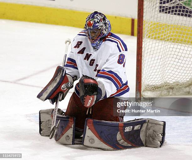 New York Rangers goalie Kevin Weekes makes a second period save against the Philadelphia Flyers at the Wachovia Center in Philadelphia, Pennsylvania...