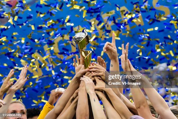 Goalkeeper Alyssa Naeher of USA women, Mallory Pugh of USA women, Samantha Mewis of USA women, Becky Sauerbrunn of USA women, Kelley O Hara of USA...