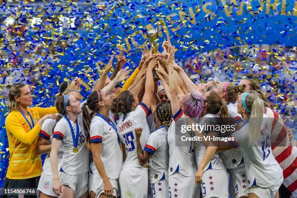 Goalkeeper Alyssa Naeher of USA women, Mallory Pugh of USA women, Samantha Mewis of USA women, Becky Sauerbrunn of USA women, Kelley O Hara of USA...