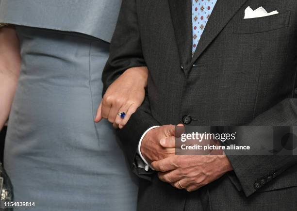 Queen Mathilde Ring 386 King And Queen Rings Stock Photos, High-Res Pictures, and Images ...