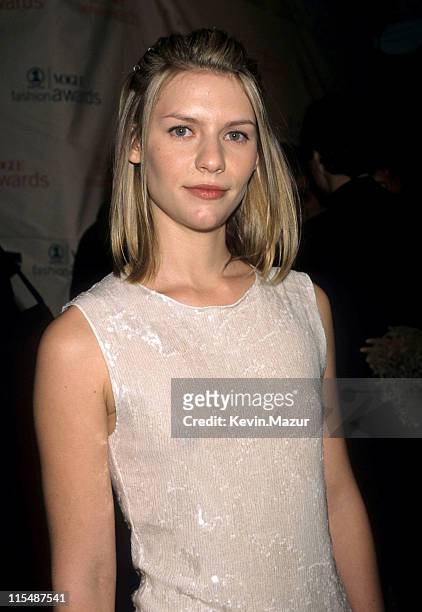 Claire Danes during 1999 VH1/Vogue Fashion Awards at 69th Regiment Armory in New York City, New York, United States.