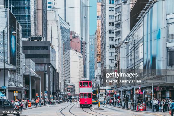 hong kong central streetscape,city life - linha do elétrico imagens e fotografias de stock