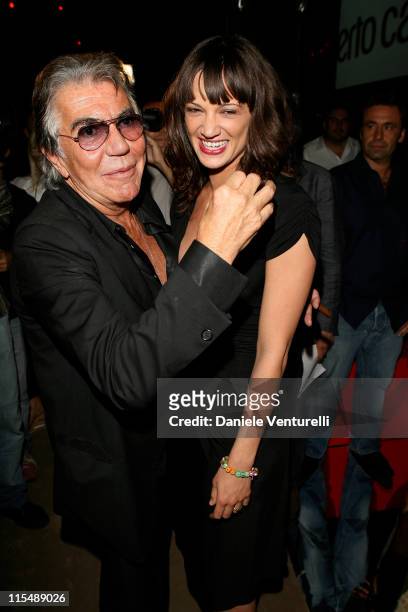 Roberto Cavalli and Asia Argento during Milan Menswear Fashion Week Spring/Summer 2008 - Roberto Cavalli - Front Row and Backstage in Milan, Italy.