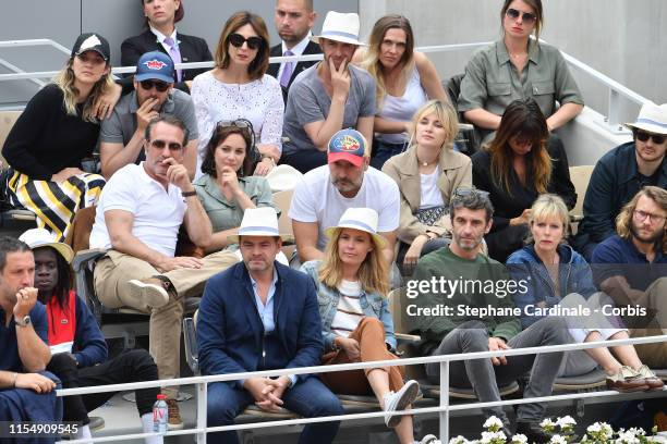 Marion Cotillard, Guillaume Canet, Elsa Zylberstein, Calogero, Jean Dujardin, Nathalie Pechalat, Gilles Lellouche, Alizee Guinochet, Clovis...