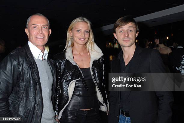 Jean Claude Jitrois, Sarah Marshall and Martin Solveig attend the Pernod Fashion Awards 2007 Party on the "Mirage" Boat on December 4, 2007 in Paris,...